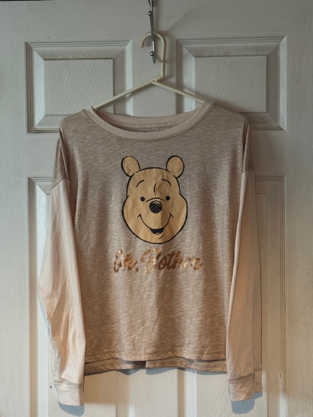 Disney Tan/Beige Winnie the Pooh Long-Sleeve Top with Metallic Script Sz L